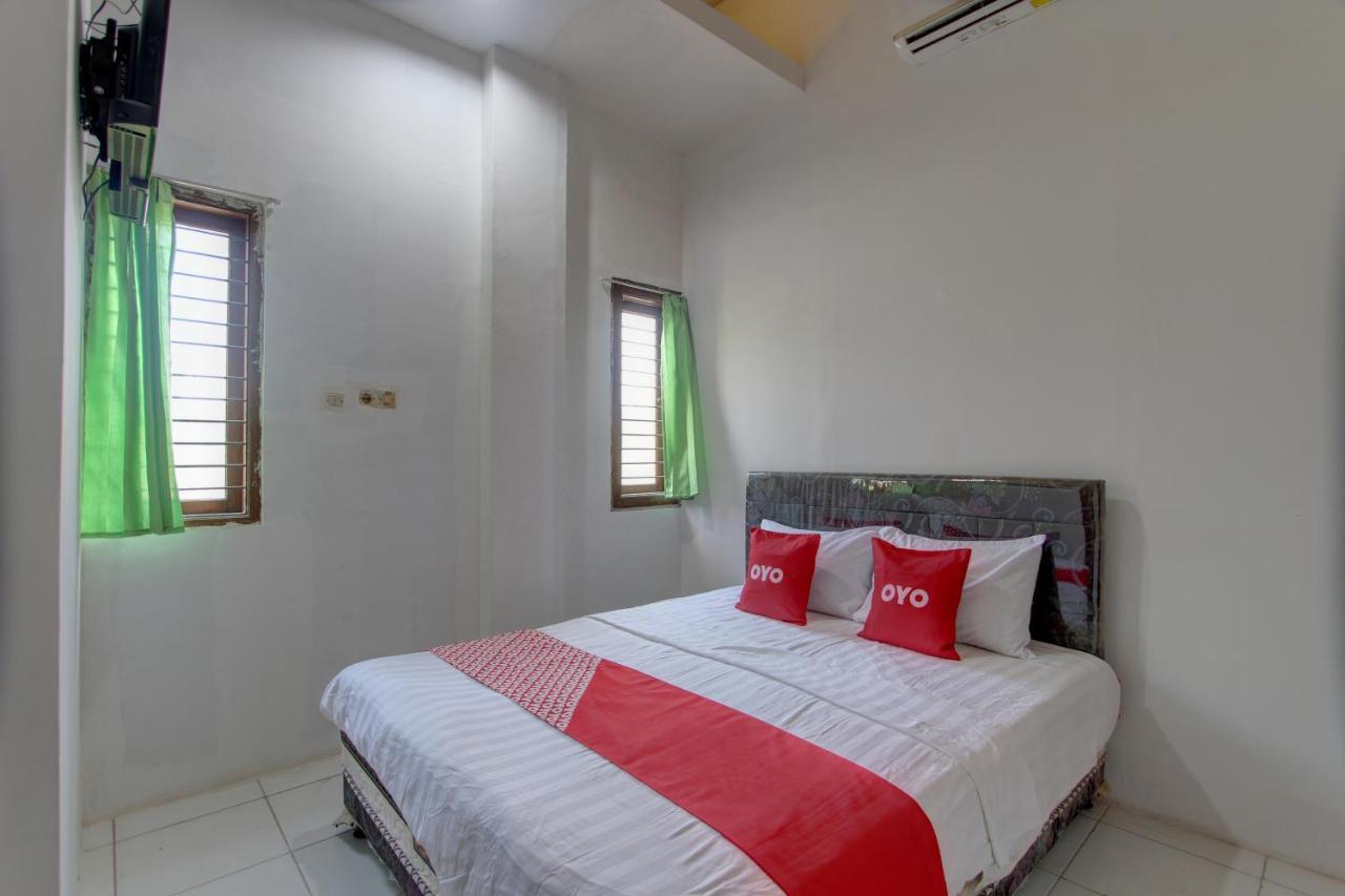 Capital O 91690 Moza Guest House Klaten Exterior foto