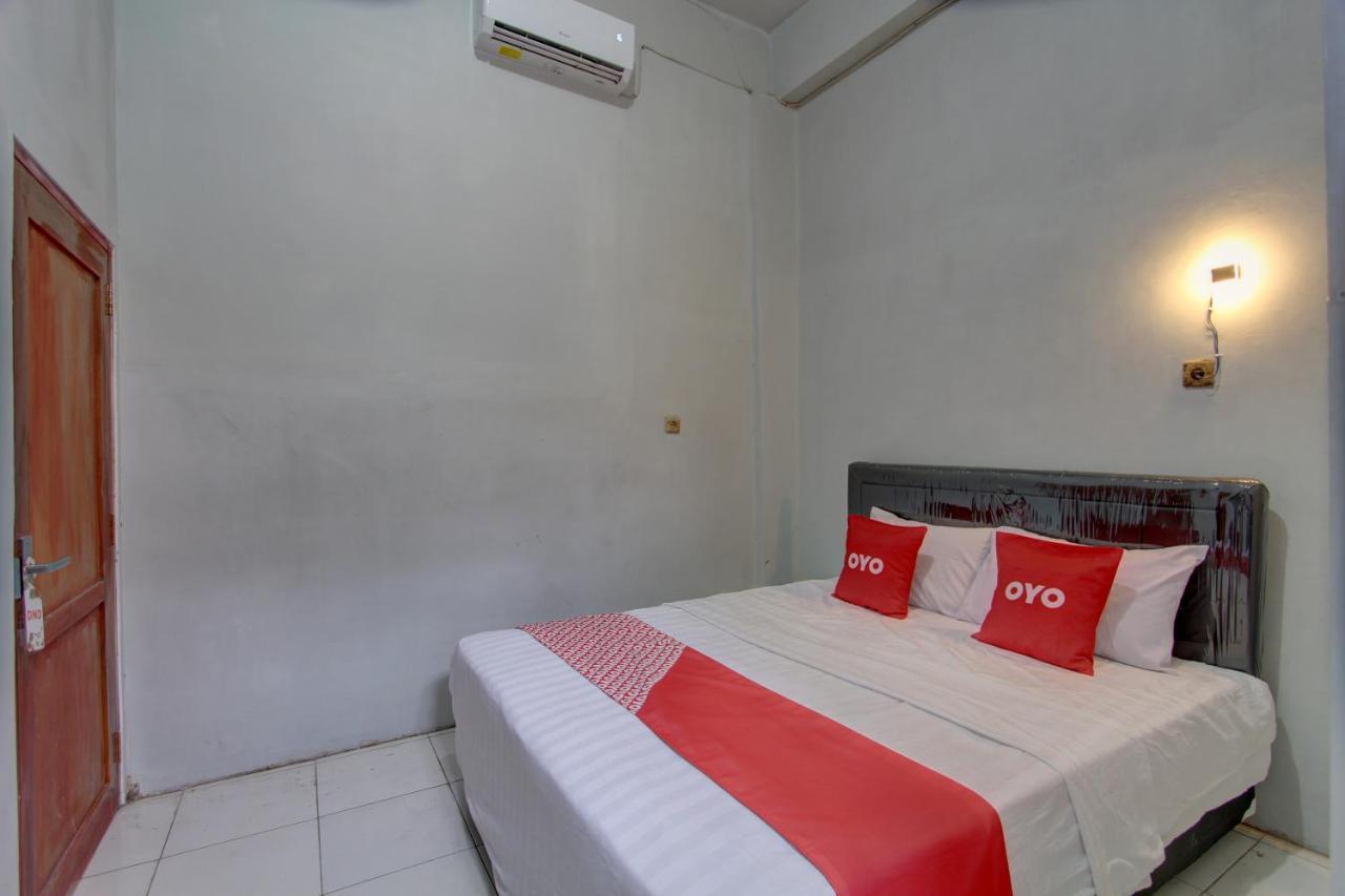 Capital O 91690 Moza Guest House Klaten Exterior foto