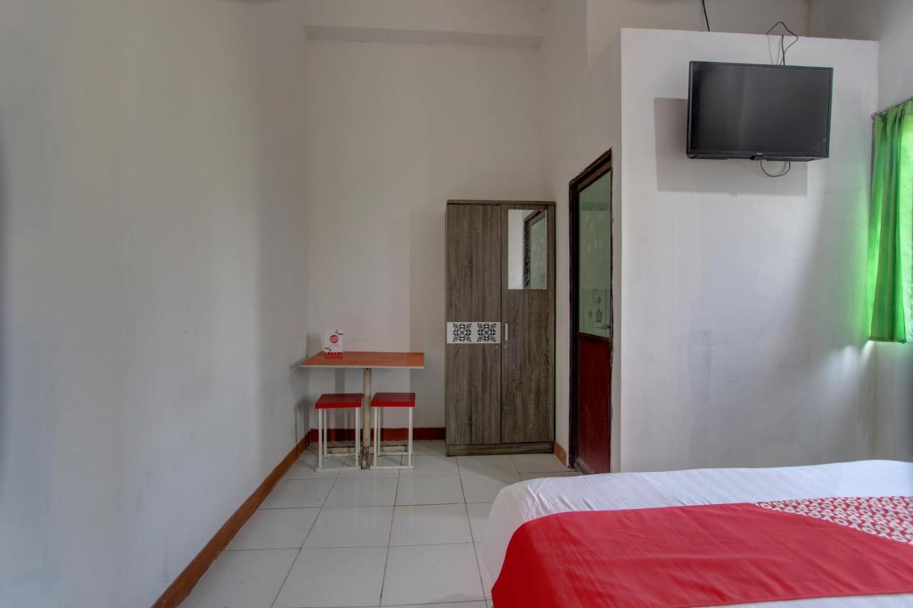 Capital O 91690 Moza Guest House Klaten Exterior foto